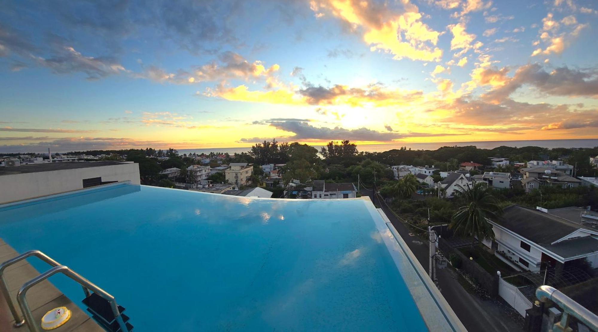 Apartamento Luxury Penthouse With Infinity Pool & Stunning Sea View Flic-en-Flacq Exterior foto